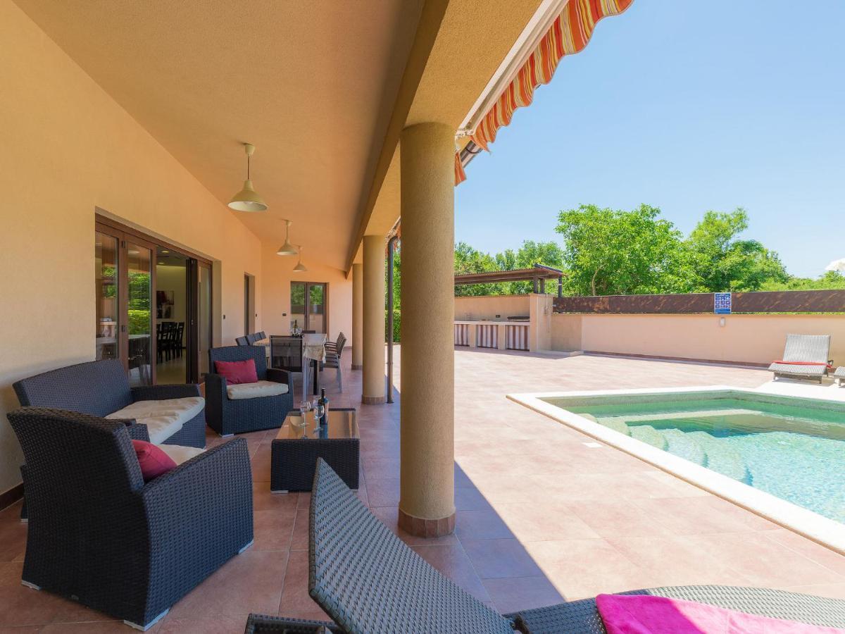Holiday Home Andrea - Pul463 By Interhome Šišan エクステリア 写真